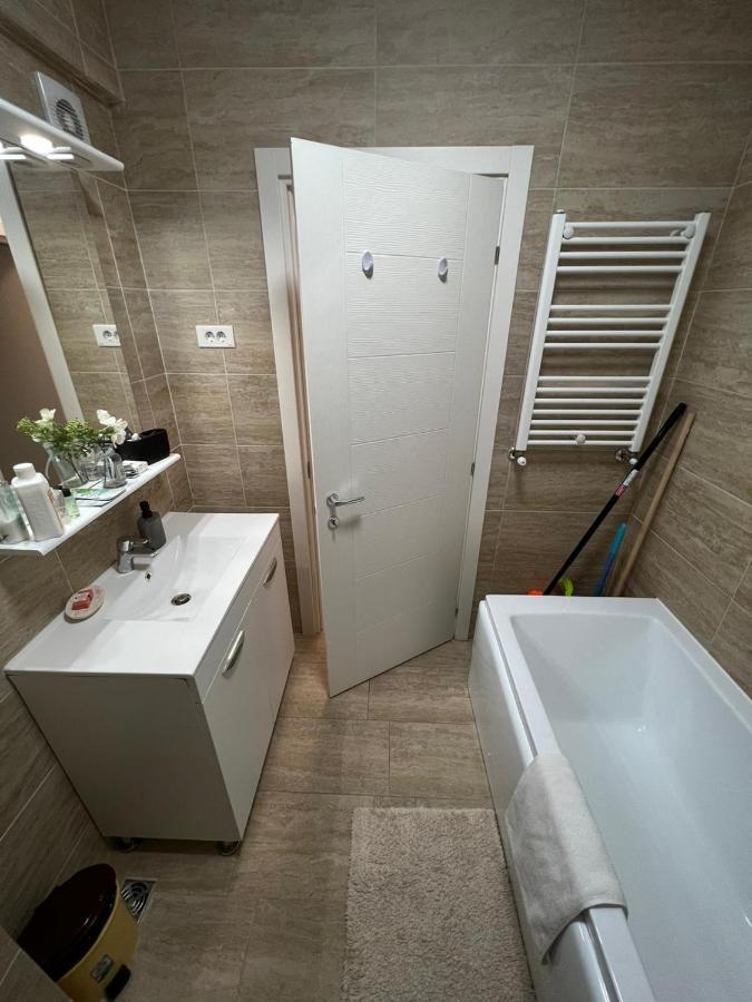 Chic Apartament Complex Inamstro Iasi Eksteriør billede
